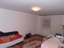 urgent-vand-apartament-2-camere-piata-cibin-3