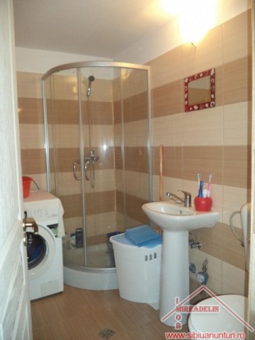 urgent-vand-apartament-2-camere-piata-cibin-4