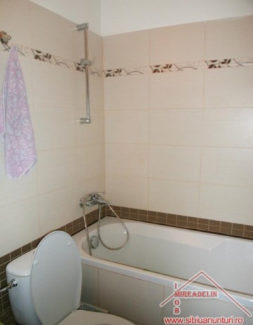 inchiriez-apartament-3-camere-valea-aurie-4