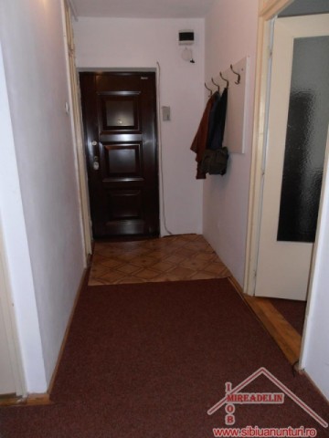 inchiriez-apartament-3-camere-central-6