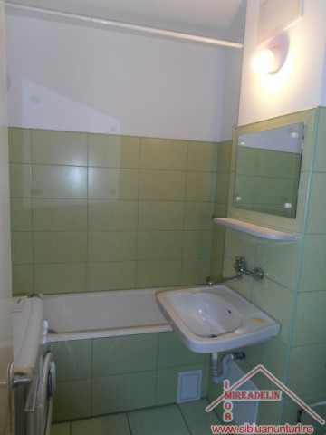 inchiriez-apartament-3-camere-central-7