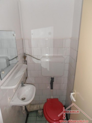 inchiriez-apartament-3-camere-central-8