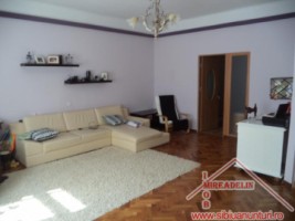 vand-apartament-3-camere-la-casazona-ultracentrala-2