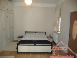 vand-apartament-3-camere-la-casazona-ultracentrala-3
