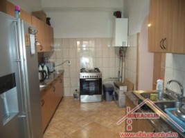 vand-apartament-3-camere-la-casazona-ultracentrala-5