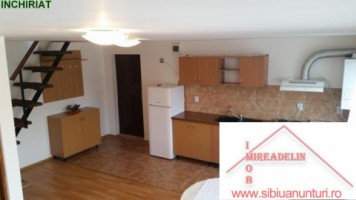 inchiriez-apartament-3-camere-la-mansarda-valea-aurie