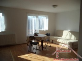 inchiriez-apartament-3-camere-la-mansarda-valea-aurie-1