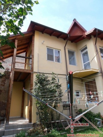 urgent-vand-apartament-3-camere-la-casa-central