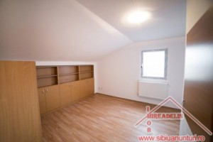 inchiriez-apartament-3-camere-la-mansarda-valea-aurie-3