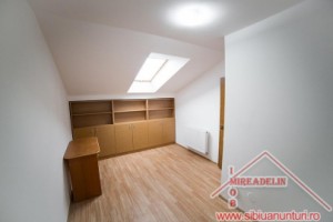 inchiriez-apartament-3-camere-la-mansarda-valea-aurie-4