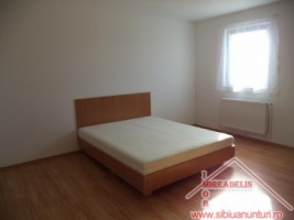 inchiriez-apartament-3-camere-la-mansarda-valea-aurie-6