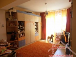 inchiriez-apartament-4-camere-elegant-mihai-viteazu-2