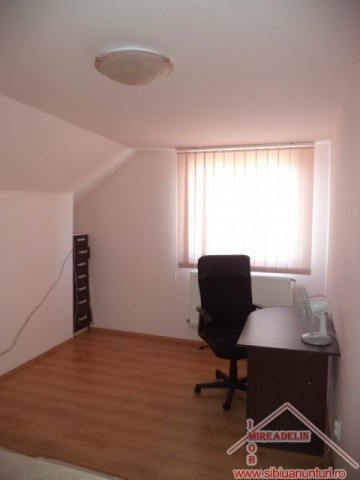 inchiriez-ap3-camere-mansarda-vaaron-8