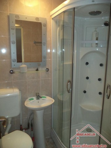 inchiriez-ap3-camere-mansarda-vaaron-9