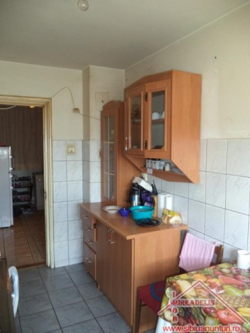 inchiriez-apartament-3-camere-mihai-viteazu-2