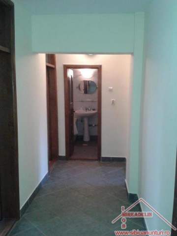 inchiriez-apartament-3-camere-zona-ultracentrala-6