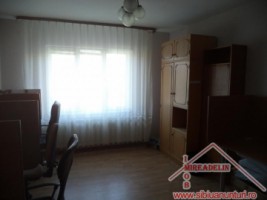 inchiriez-apartament-4camere-la-casa-zona-centrala-2