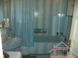 inchiriez-apartament-4camere-la-casa-zona-centrala-6