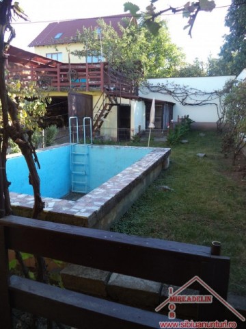 inchiriez-apartament-4camere-la-casa-zona-centrala-8