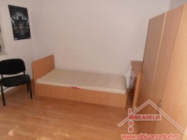 inchiriez-apartament-3-camere-central-zona-strazii-dealului-1