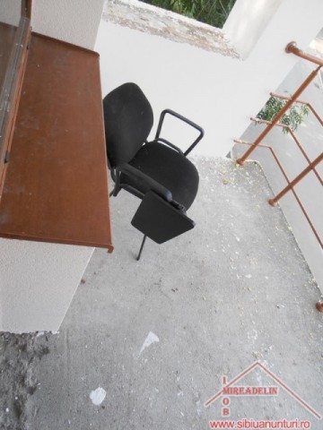 inchiriez-apartament-3-camere-central-zona-strazii-dealului-7