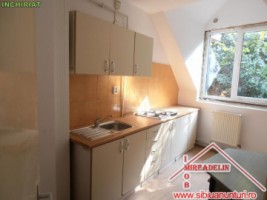inchiriez-apartament-3-camere-central-zona-strazii-dealului