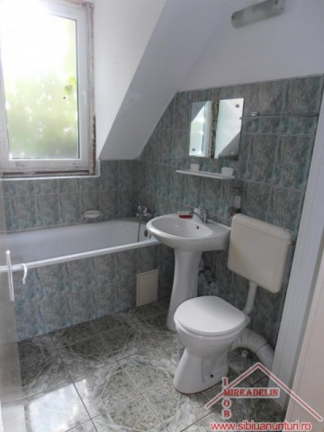 inchiriez-apartament-3-camere-central-zona-strazii-dealului-5