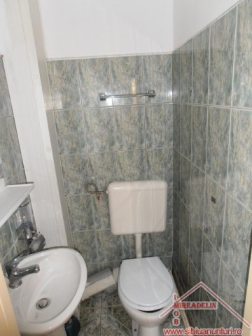 inchiriez-apartament-3-camere-central-zona-strazii-dealului-6