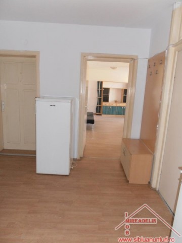 inchiriez-apartament-3-camere-central-zona-strazii-dealului-7
