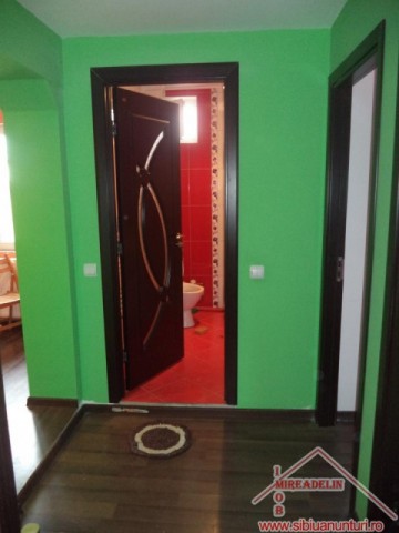 inchiriez-apartament-3-camere-zona-strand-5