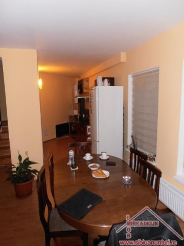 vand-casa-zona-calea-cisnadiei-4