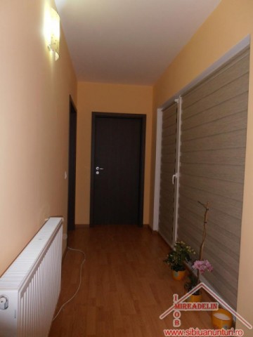 vand-casa-zona-calea-cisnadiei-13