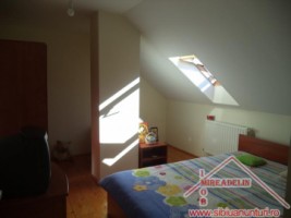 vand-apartament-3-camere-la-mansardavasile-milea-4