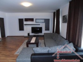 inchiriez-apartament-3-camere-105-mp-valea-aurie-1