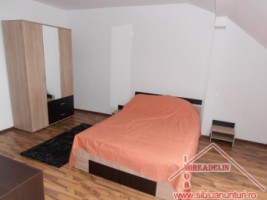 inchiriez-apartament-3-camere-105-mp-valea-aurie-7