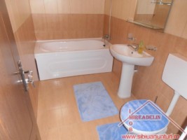 inchiriez-apartament-3-camere-85-mp-valea-aurie-4
