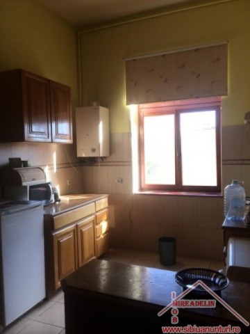 inchiriez-apartament-2-camere-ultracentral-1