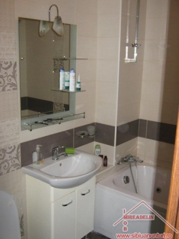 inchiriez-apartament-3-camere-zona-ultracentrala-9
