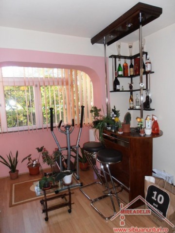 inchiriez-apartament-3-camere-strand-1