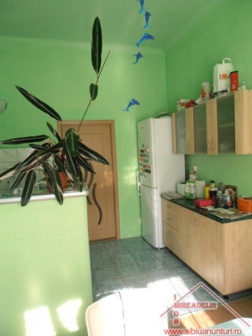 urgent-apartament-2-camere-la-casa-central