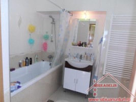urgent-apartament-2-camere-la-casa-central-3