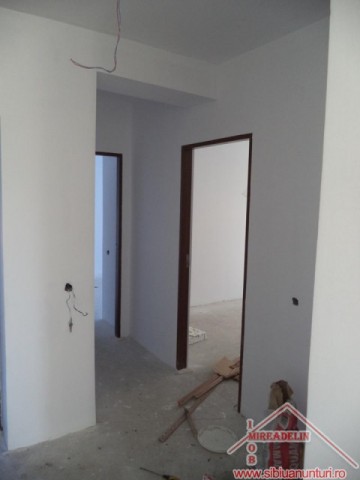 vand-apartament-3-camere-calea-cisnadiei-3