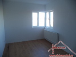 vand-apartament-3-camere-calea-cisnadiei-2