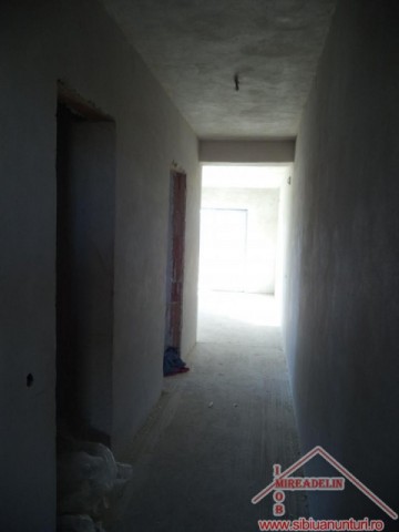 vand-apartament-3-camere-decomandate-calea-cisnadiei-4