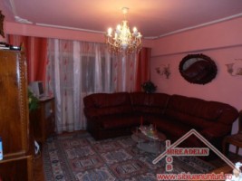 urgent-vand-apartament-3-camere-turnisor-1