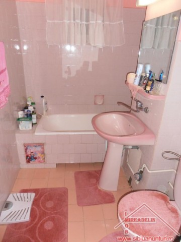 urgent-vand-apartament-3-camere-turnisor-13