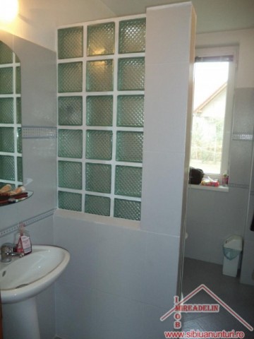 inchiriez-casa-4-camere-zona-terezian-4