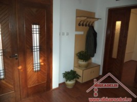 vand-apartament-la-casa-3-camere-zona-parcul-sub-arini-7