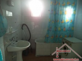 inchiriez-apartament-3-camere-la-casa-zona-centrala-5