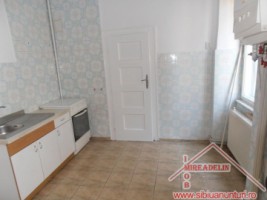 inchiriez-apartament-2-camere-ultracentral-3